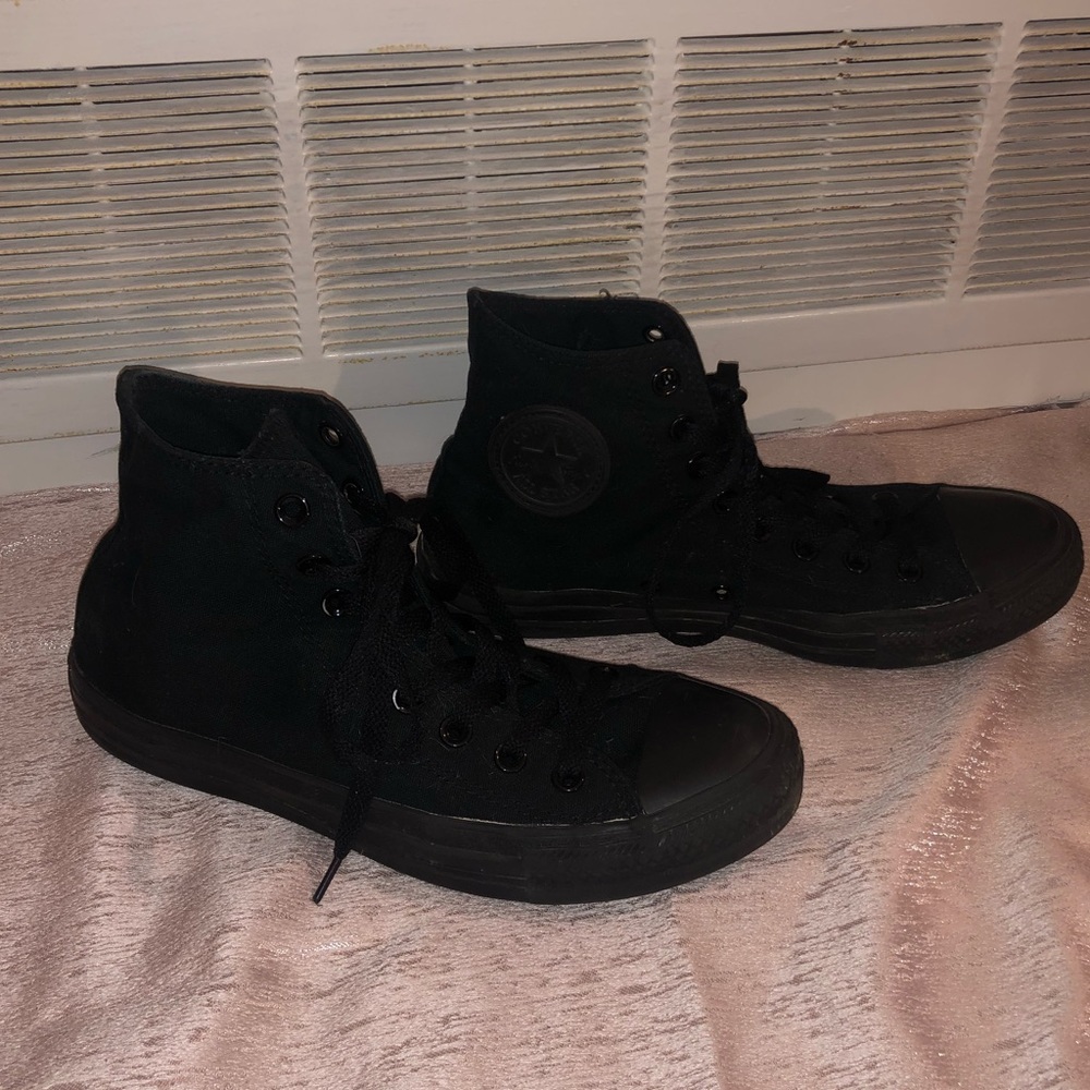 Black converse high tops!